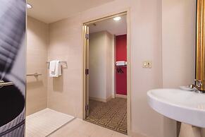 Renaissance Austin Hotel