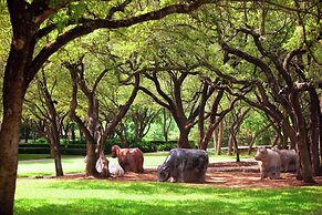 Renaissance Austin Hotel