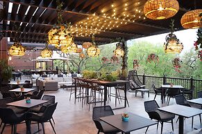 Renaissance Austin Hotel