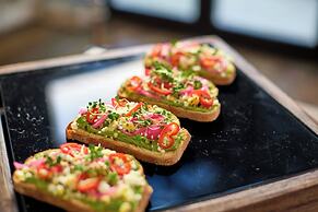 Renaissance Austin Hotel