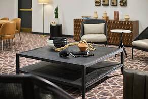 Renaissance Austin Hotel