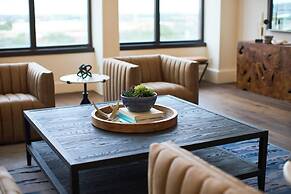 Renaissance Austin Hotel