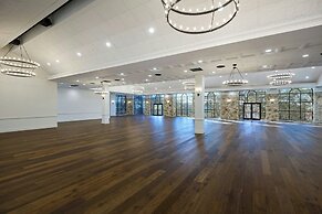 Renaissance Austin Hotel