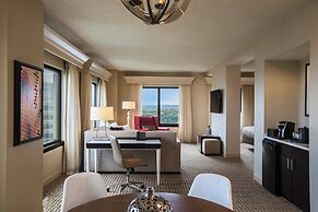 Renaissance Austin Hotel