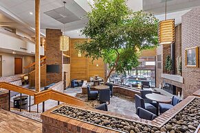 Best Western Plus Landmark Inn