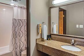 Best Western Plus Landmark Inn