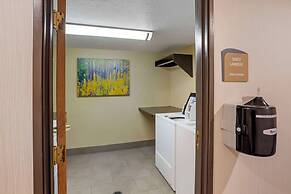 Best Western Plus Landmark Inn