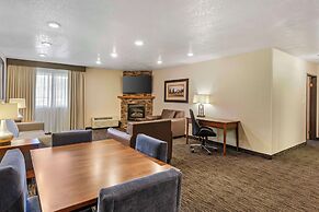 Best Western Plus Landmark Inn