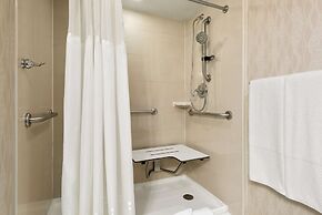 DoubleTree by Hilton Hotel Wichita Airport