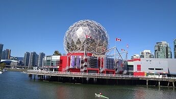 Holiday Inn Vancouver Centre by IHG