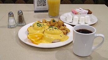 Holiday Inn Vancouver Centre by IHG