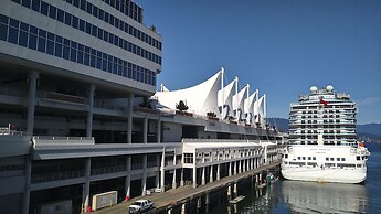 Holiday Inn Vancouver Centre by IHG