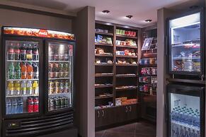 Holiday Inn & Suites Phoenix Airport North by IHG