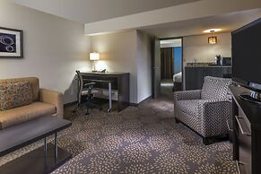 Holiday Inn & Suites Phoenix Airport North by IHG