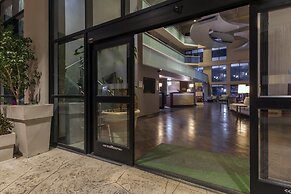 Holiday Inn & Suites Phoenix Airport North by IHG