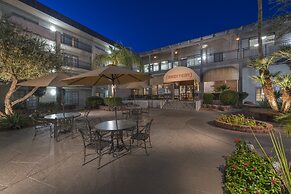Holiday Inn & Suites Phoenix Airport North by IHG