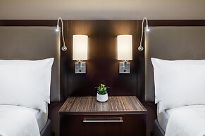 Holiday Inn & Suites Phoenix Airport North by IHG