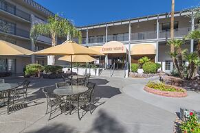 Holiday Inn & Suites Phoenix Airport North by IHG