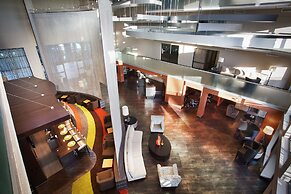 Holiday Inn & Suites Phoenix Airport North by IHG