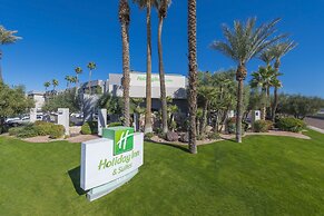 Holiday Inn & Suites Phoenix Airport North, an IHG Hotel