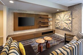 Courtyard by Marriott Austin-University Area