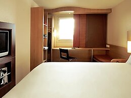 Ibis Evry-Courcouronnes