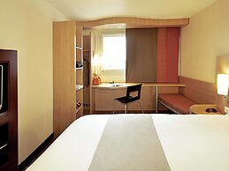 Ibis Evry-Courcouronnes