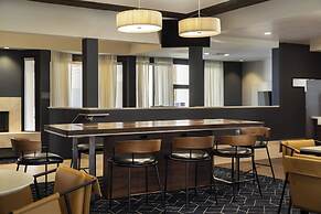 Courtyard By Marriott Palm Springs