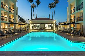 Courtyard By Marriott Palm Springs