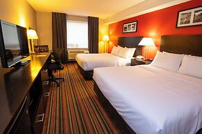 Comfort Hotel & Suites