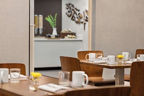 American Hotel Atlanta Downtown, Tapestry Collection Hilton