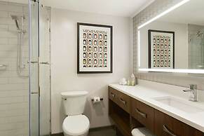 American Hotel Atlanta Downtown, Tapestry Collection Hilton