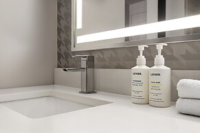 American Hotel Atlanta Downtown, Tapestry Collection Hilton