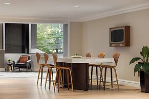 American Hotel Atlanta Downtown, Tapestry Collection Hilton