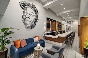 American Hotel Atlanta Downtown, Tapestry Collection Hilton