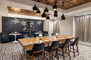 American Hotel Atlanta Downtown, Tapestry Collection Hilton