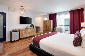 Catalina Hotel & Beach Club