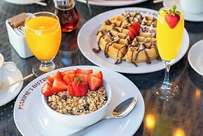 Catalina Hotel & Beach Club