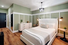 Catalina Hotel & Beach Club