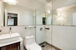 Catalina Hotel & Beach Club