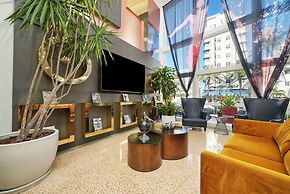 Catalina Hotel & Beach Club