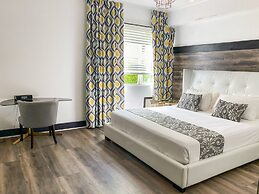 Catalina Hotel & Beach Club