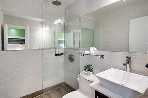 Catalina Hotel & Beach Club