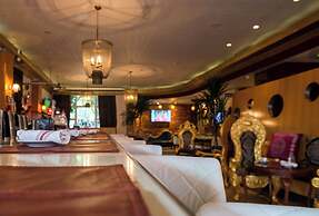 Catalina Hotel & Beach Club