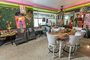 Catalina Hotel & Beach Club