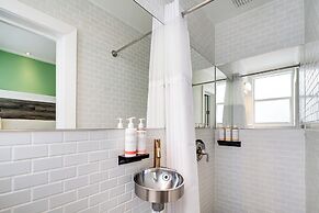 Catalina Hotel & Beach Club