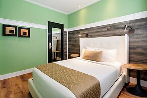 Catalina Hotel & Beach Club