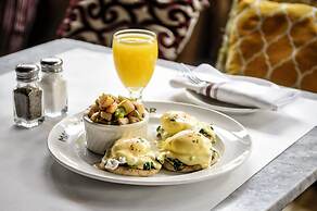 Catalina Hotel & Beach Club