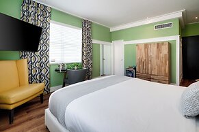 Catalina Hotel & Beach Club