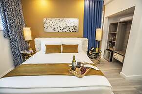 Catalina Hotel & Beach Club